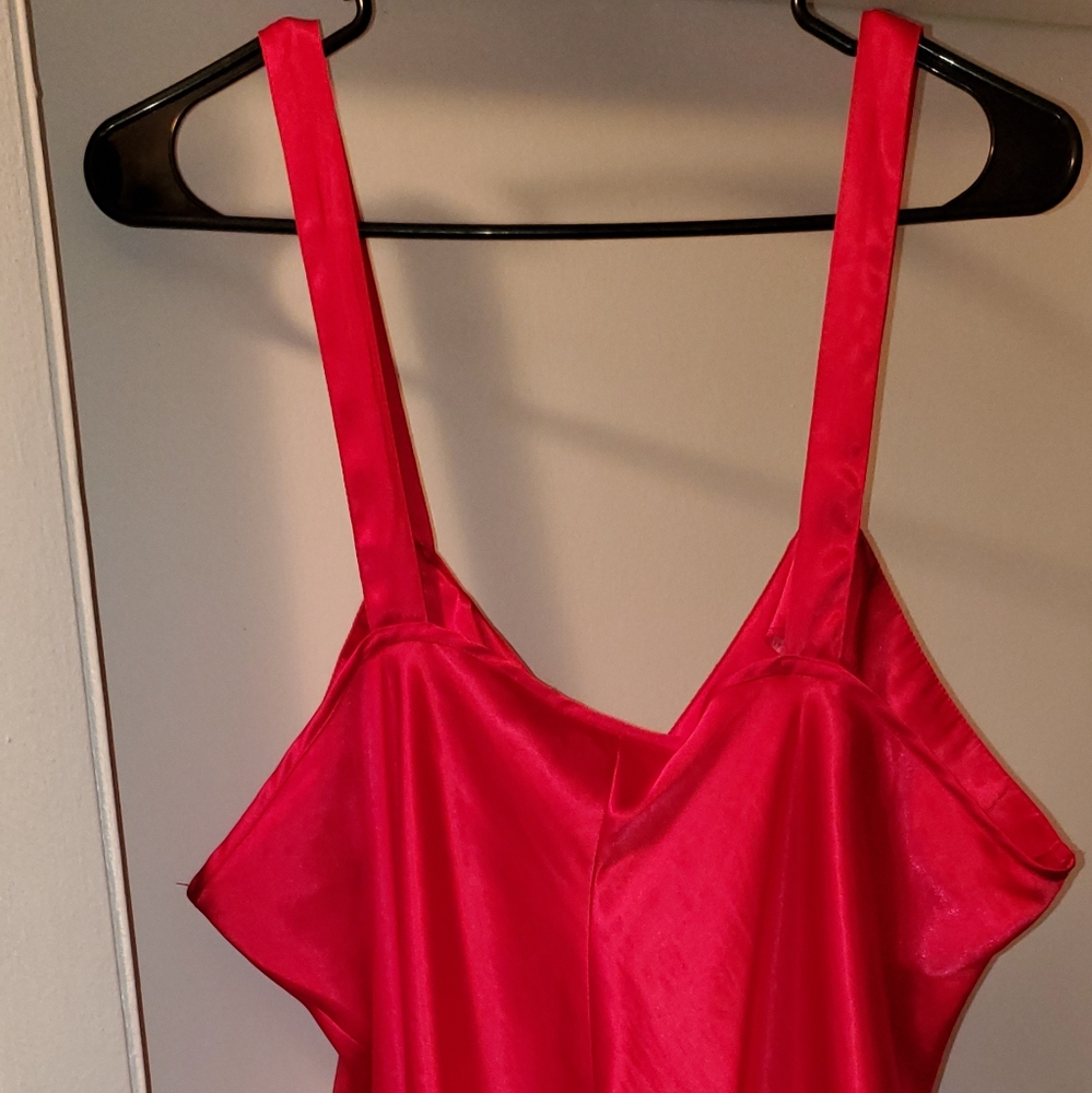 Lingerie - Picture 3 of 4
